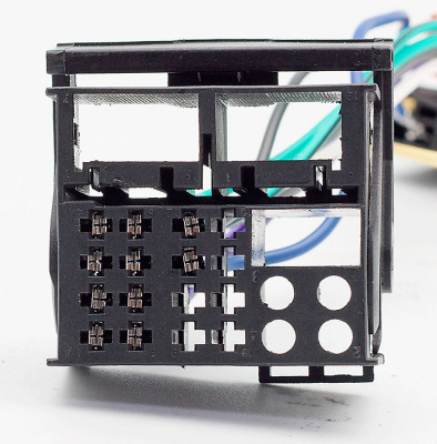 12-125 ISO RADIO ADAPTER VOLKSWAGEN/AUDI - SKODA - SEAT 2002+только для а/м с разъемом Quadlock
